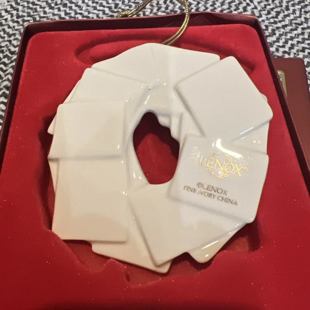 Lenox From Our Home To Yours 2007 Christmas Wreath Holiday Gift Ornament New